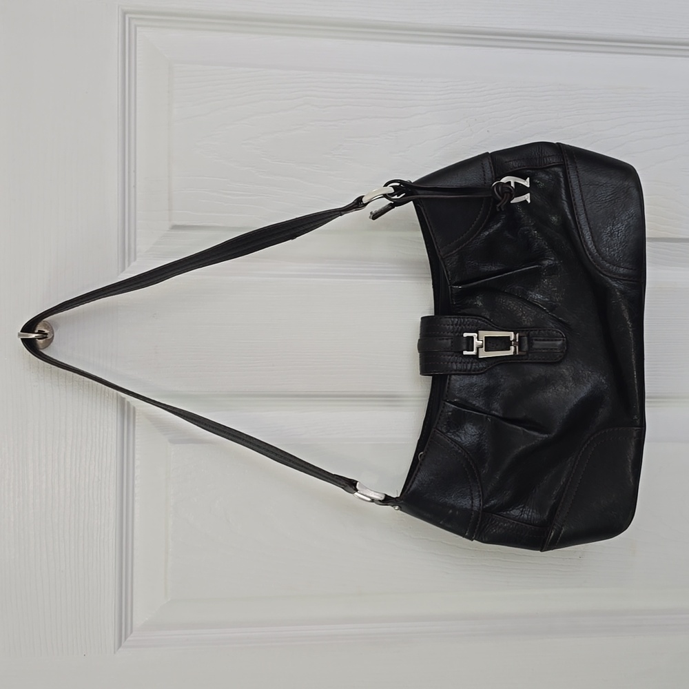 Etienne Aigner Pebbled Leather Shoulder Handbag Black Zip Charm - Picture 1 of 17
